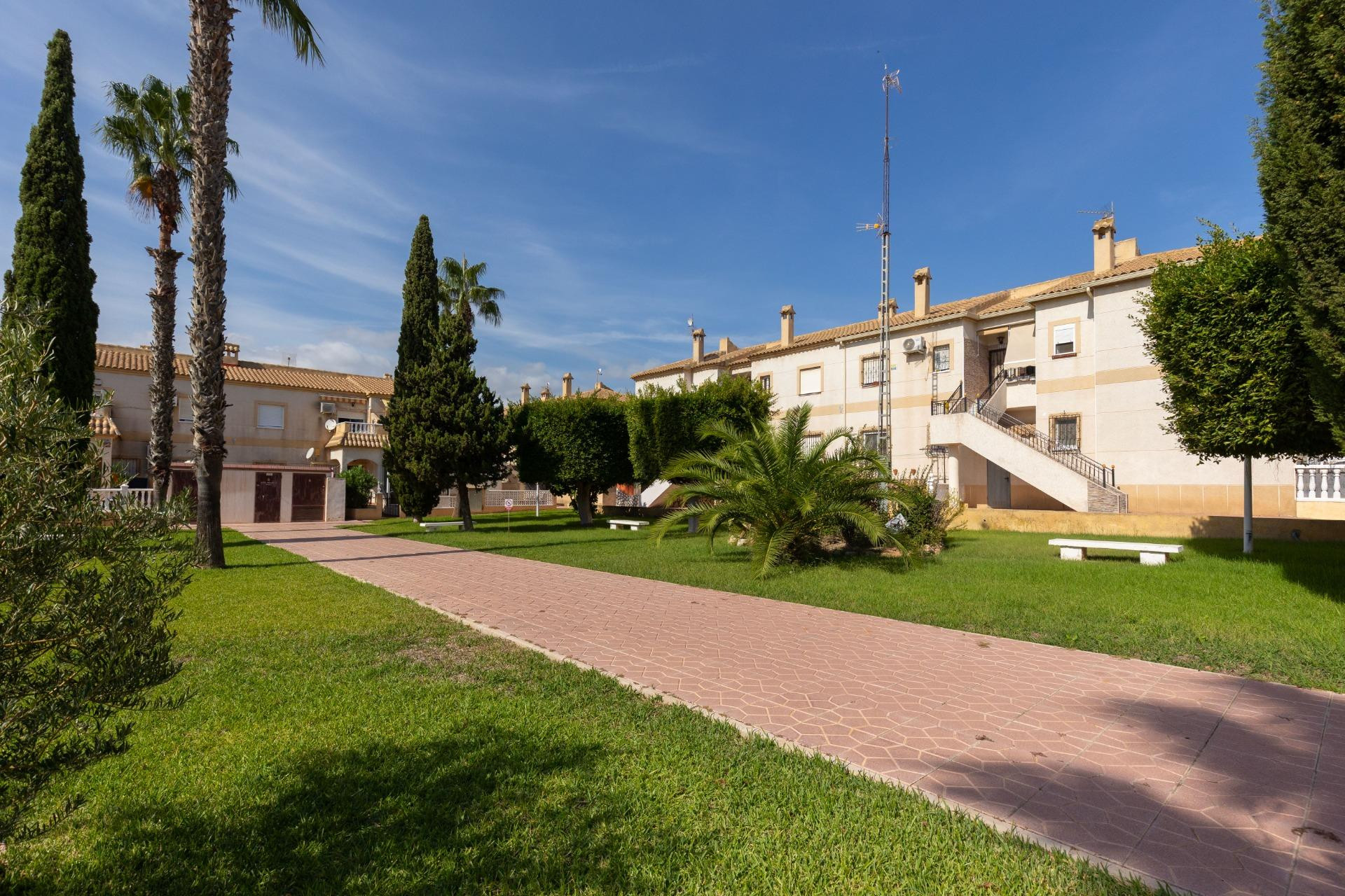 Alquiler a largo plazo - Bungalow - Planta Baja - Torrevieja - Zona los Frutales