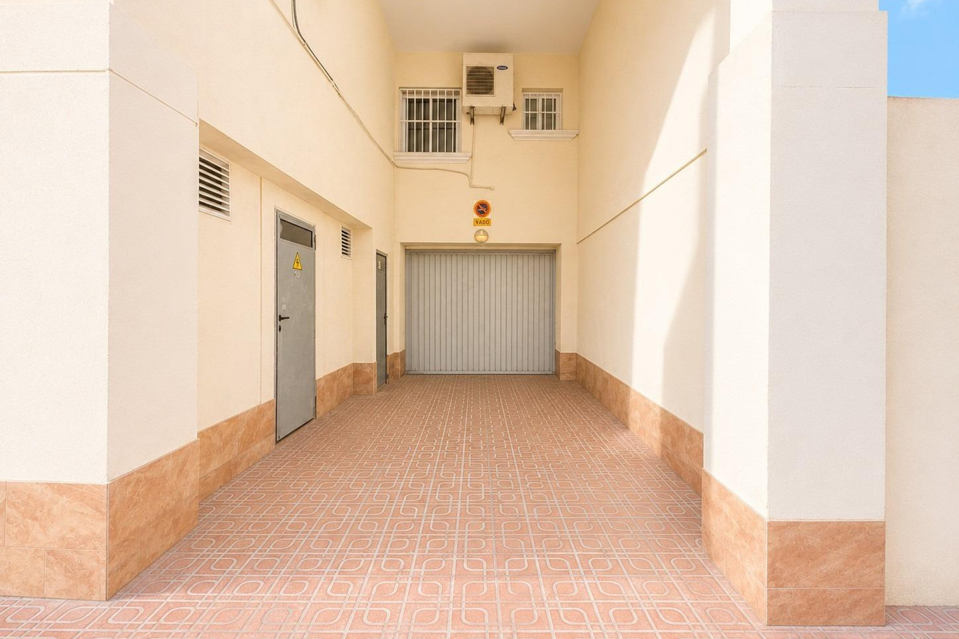 Alquiler a largo plazo - Garaje - Torrevieja - Centro