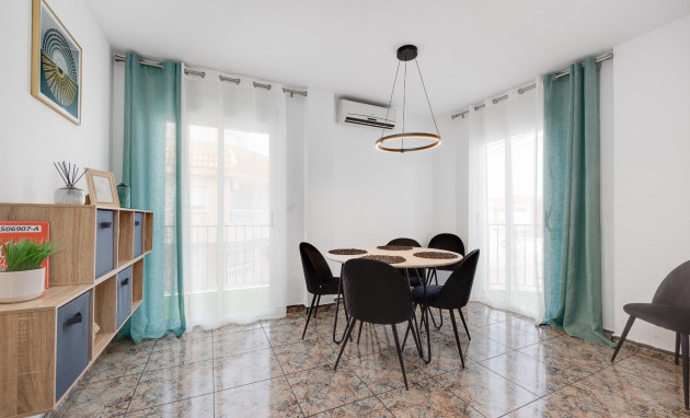 Apartment - Herverkoop - Torrevieja - Acequion