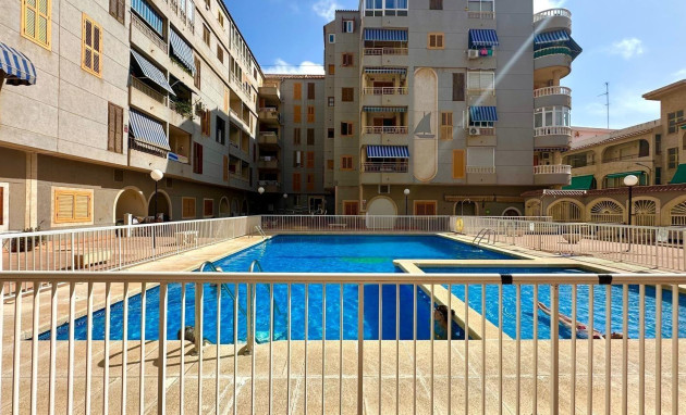 Apartment - Herverkoop - Torrevieja - Acequion