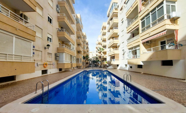 Apartment - Herverkoop - Torrevieja - Centro