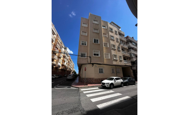 Apartment - Herverkoop - Torrevieja - JJM--42768