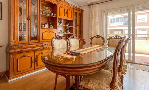 Apartment - Herverkoop - Torrevieja - Playa Acequion