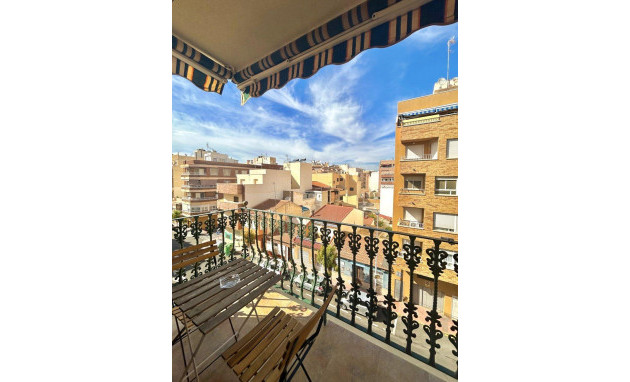 Apartment - Herverkoop - Torrevieja - SHL--46656