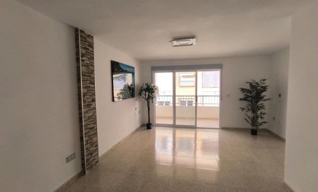 Apartment - Resale - Torrevieja - Playa del cura