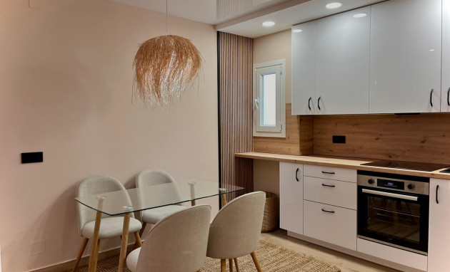 Apartment - Resale - Torrevieja - SHL--47251