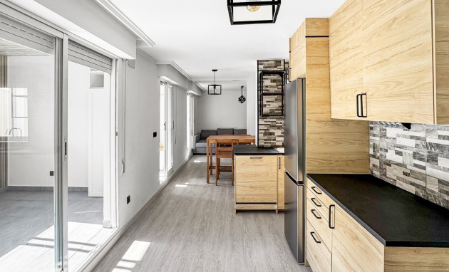Apartment - Resale - Torrevieja - Torrevieja - Centre