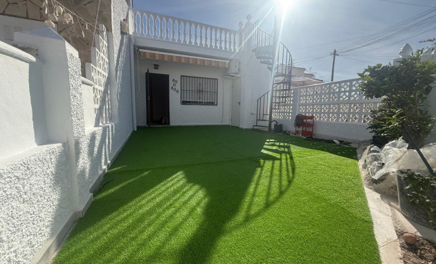 Bungalow - Gelijkvloers - Herverkoop - Torrevieja - Torretas