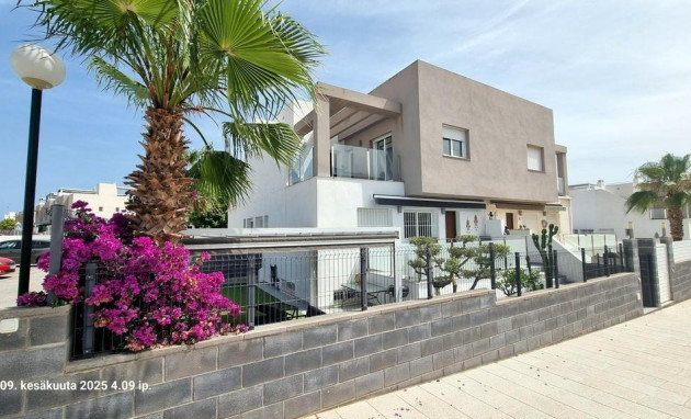 Bungalow - Resale - Torrevieja - SHL--18648