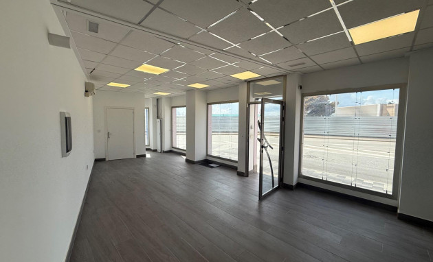 Commercial - Long Term Rental - Torrevieja - Paseo maritimo