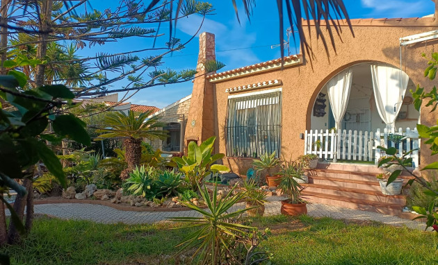 Detached House / Villa - Herverkoop - Torrevieja - Aguas Nuevas