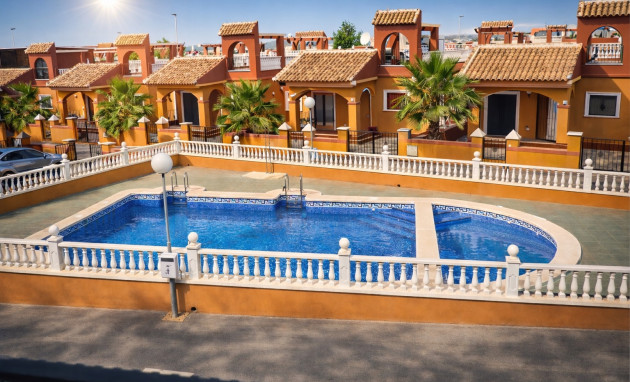 Detached House / Villa - Herverkoop - Torrevieja - Aguas Nuevas