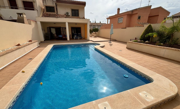 Detached House / Villa - Herverkoop - Torrevieja - Torrevieja