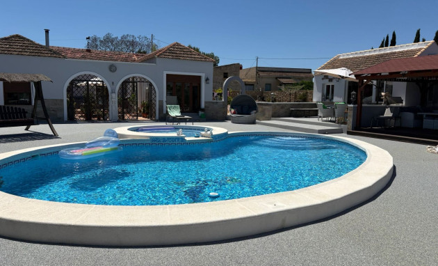 Detached Villa - Herverkoop - Jacarilla - Jacarilla