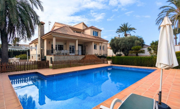 Detached Villa - Herverkoop - Mil Palmeras - Mil Palmeras