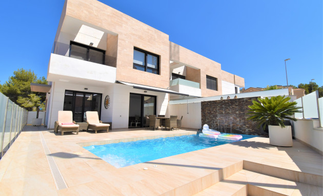 Detached Villa - Herverkoop - Orihuela Costa - 37858