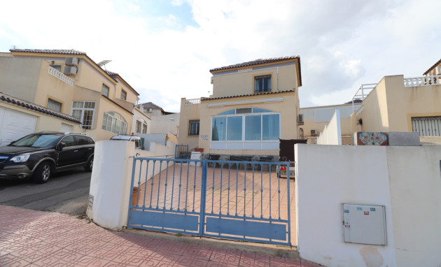 Detached Villa - Herverkoop - Orihuela Costa - Los Balcones