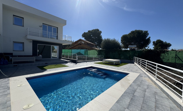 Detached Villa - Herverkoop - Orihuela Costa - Los Balcones