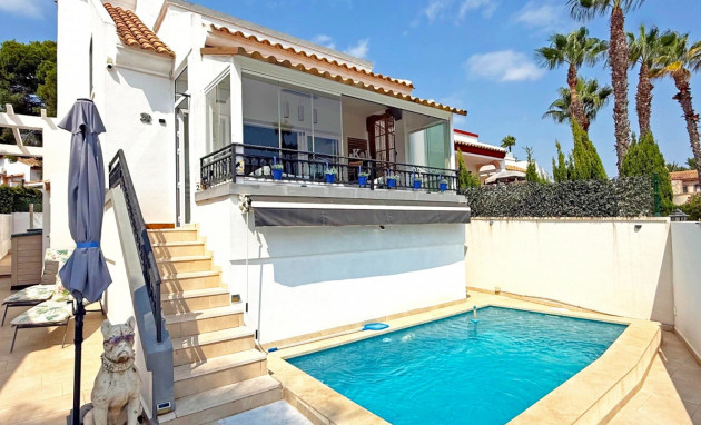 Detached Villa - Herverkoop - Orihuela Costa - Villamartin