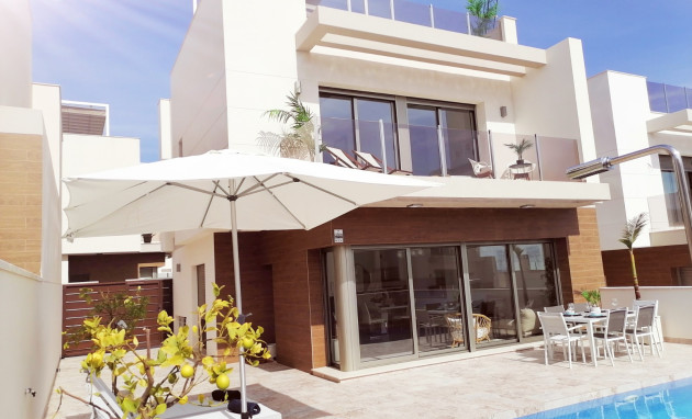 Detached Villa - Herverkoop - Orihuela Costa - Villamartin