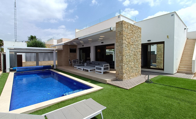 Detached Villa - Revente - Los Montesinos - Entre Naranjos / Vistabella Golf