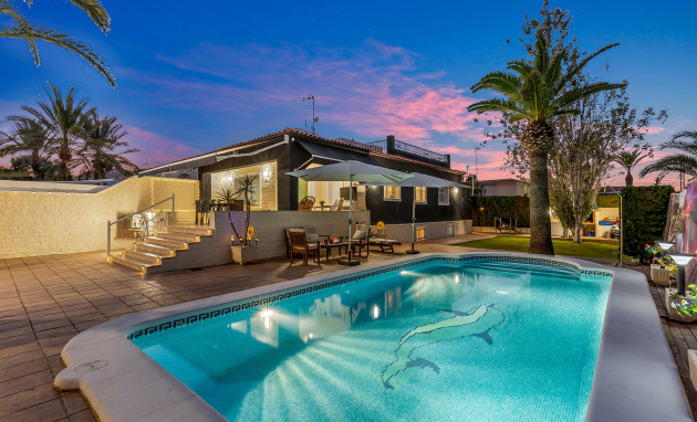 Detached Villa - Revente - Torrevieja - 32070