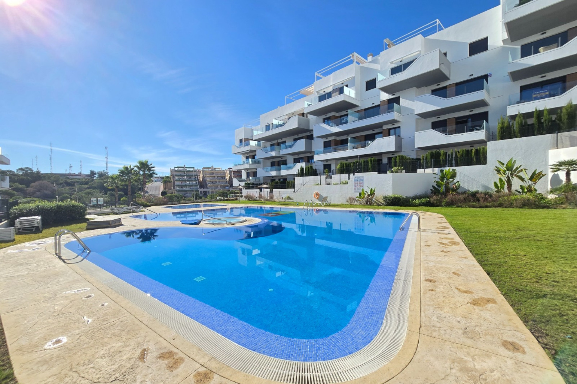 Herverkoop - Apartment / Flat * - Orihuela Costa - Villamartín *
