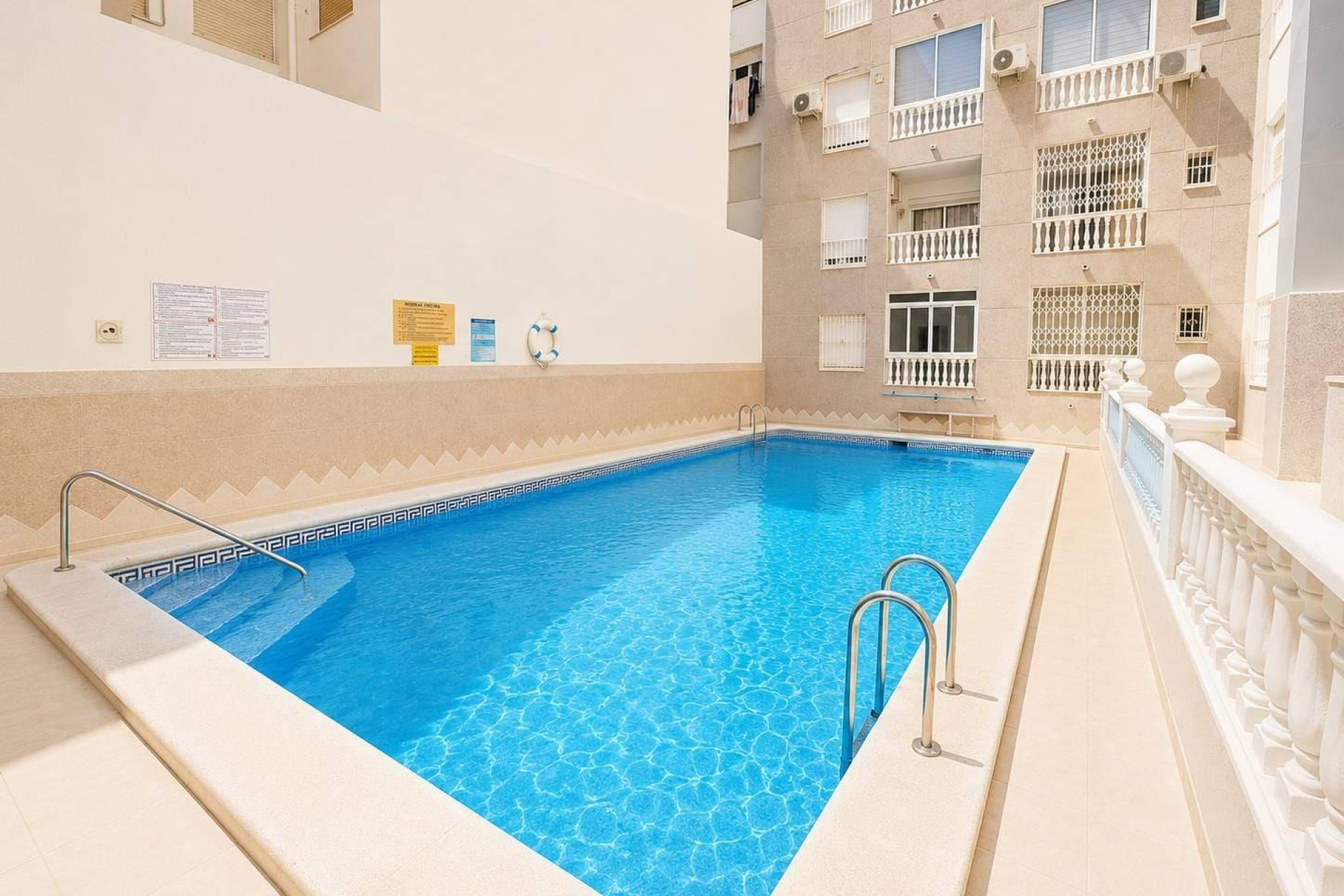 Herverkoop - Apartment - Torrevieja - Acequion
