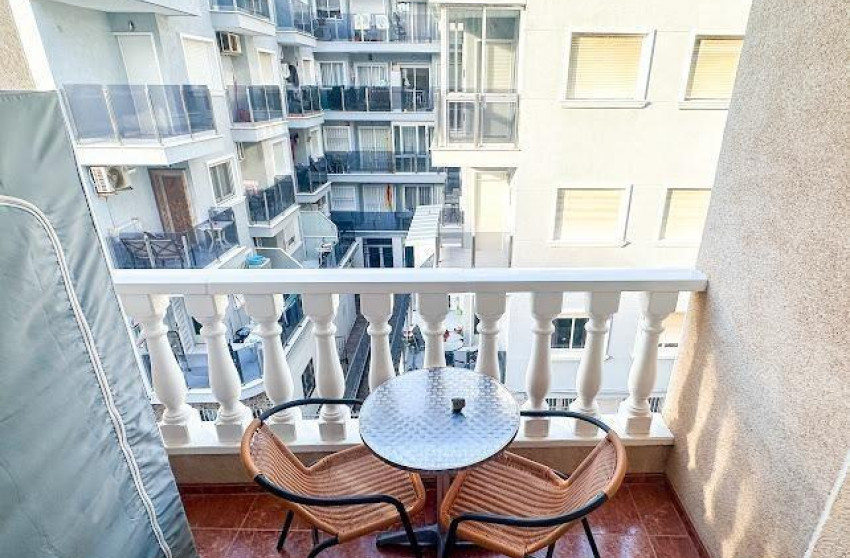 Herverkoop - Apartment - Torrevieja - Centro