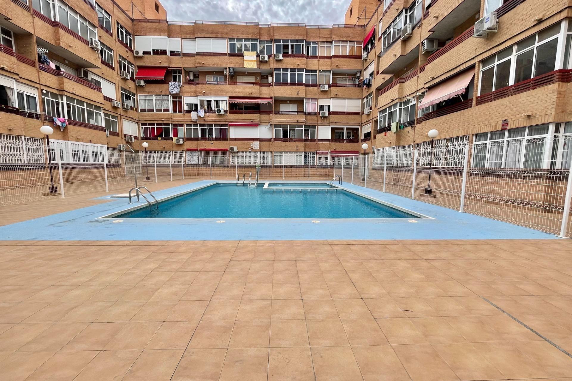Herverkoop - Apartment - Torrevieja - Centro