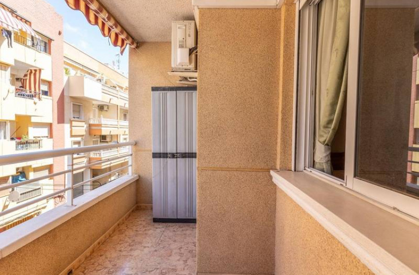 Herverkoop - Apartment - Torrevieja - Estacion de autobuses