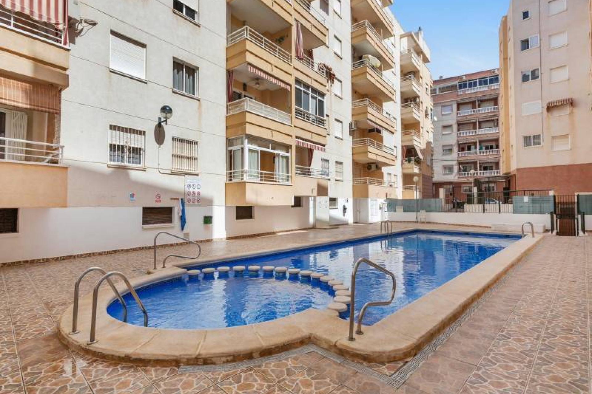 Herverkoop - Apartment - Torrevieja - Estacion de autobuses