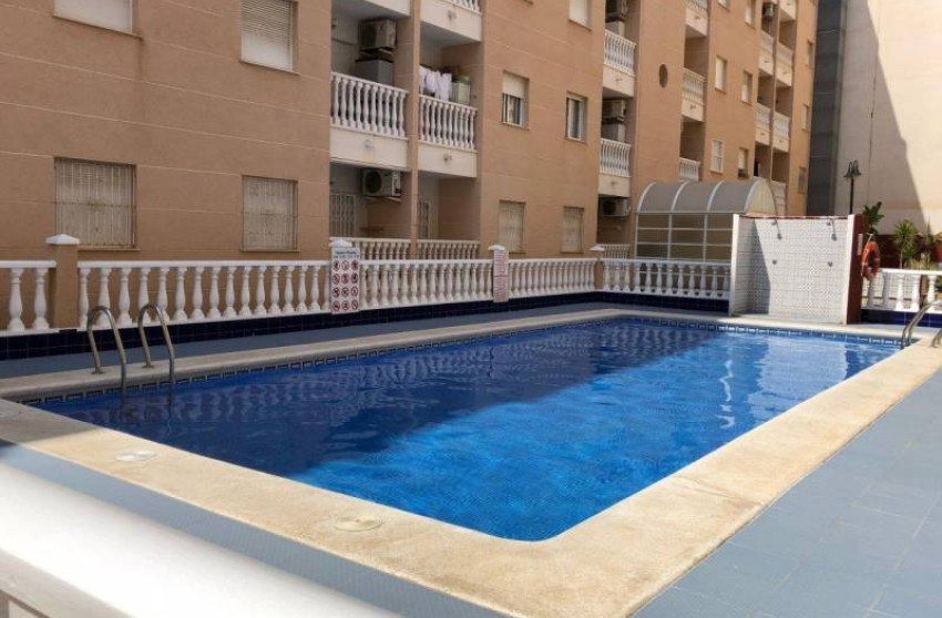 Herverkoop - Apartment - Torrevieja - Estacion de autobuses