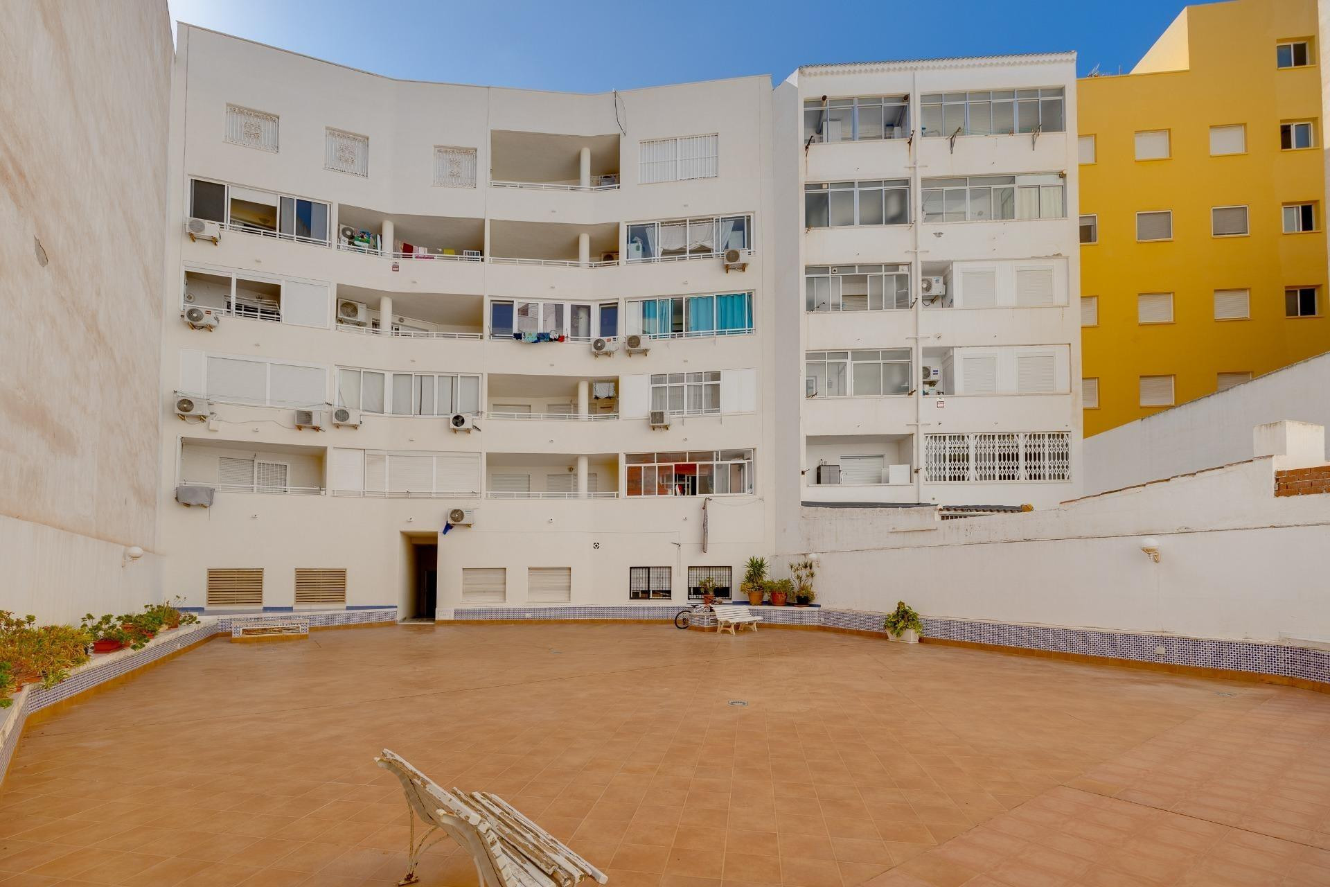 Herverkoop - Apartment - Torrevieja - Estacion de autobuses