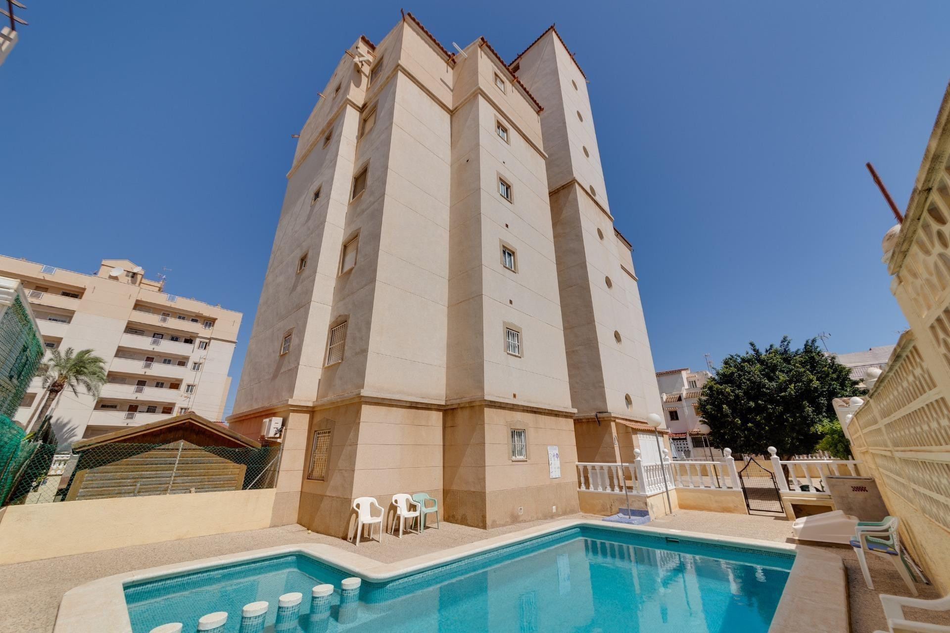 Herverkoop - Apartment - Torrevieja - Estacion de autobuses