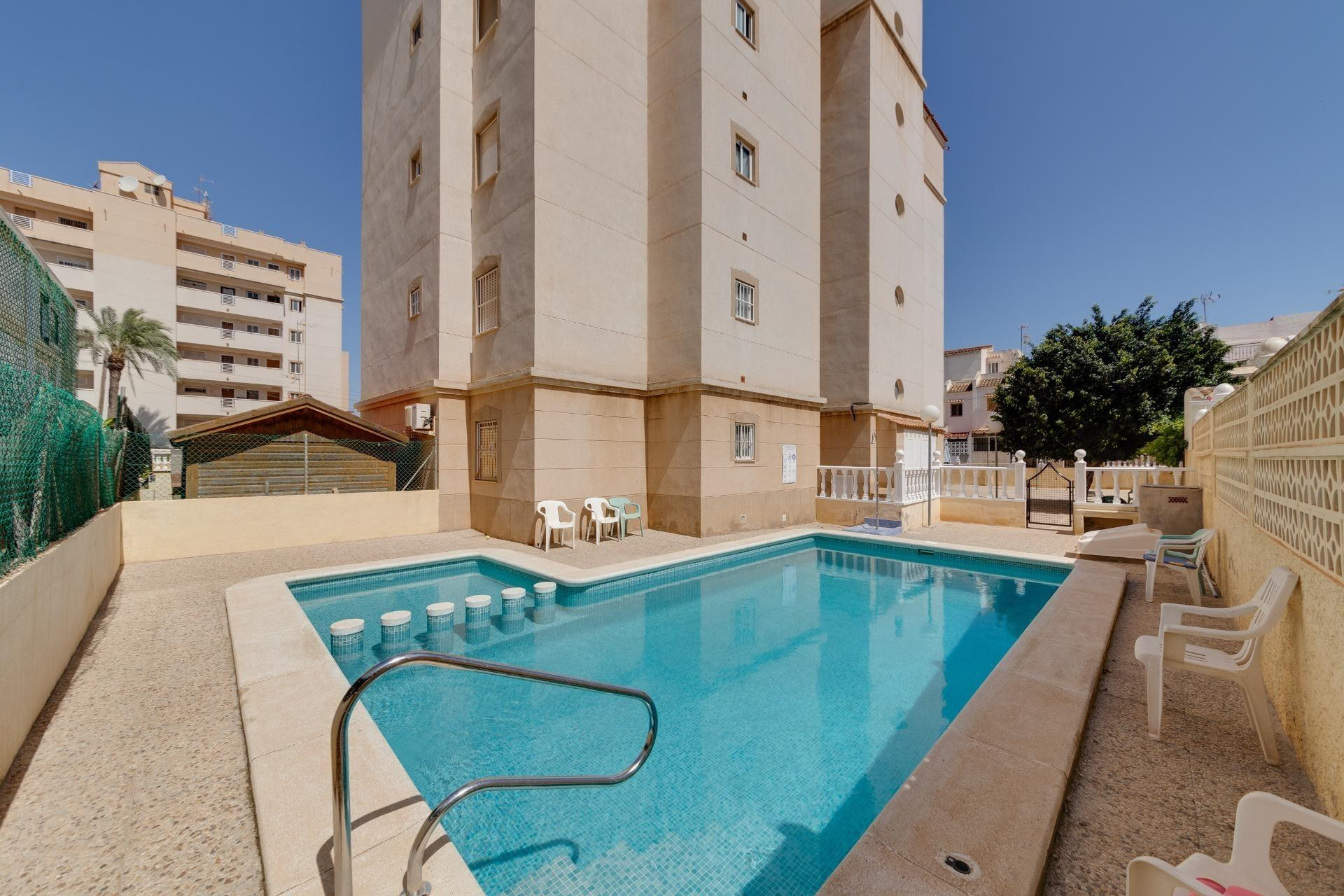 Herverkoop - Apartment - Torrevieja - Estacion de autobuses