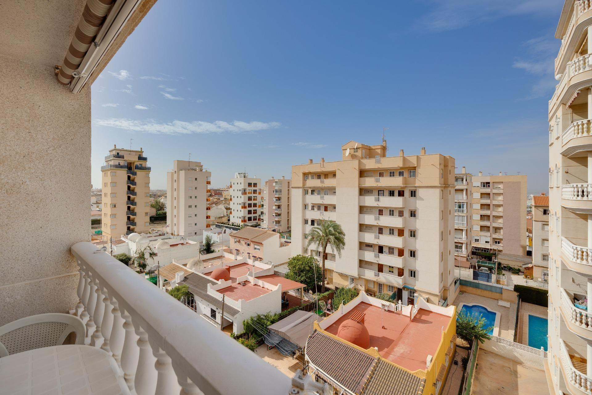 Herverkoop - Apartment - Torrevieja - Estacion de autobuses