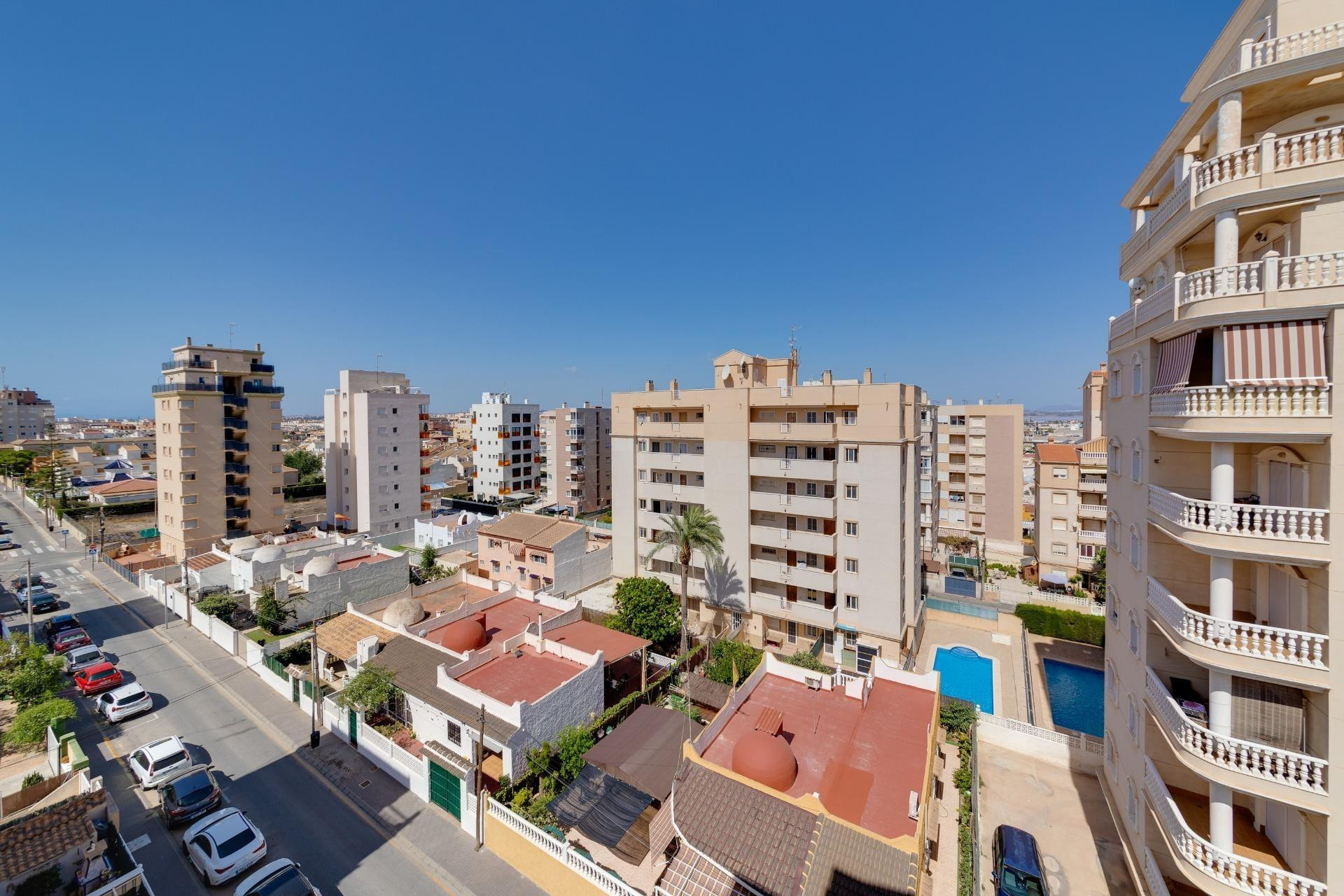 Herverkoop - Apartment - Torrevieja - Estacion de autobuses