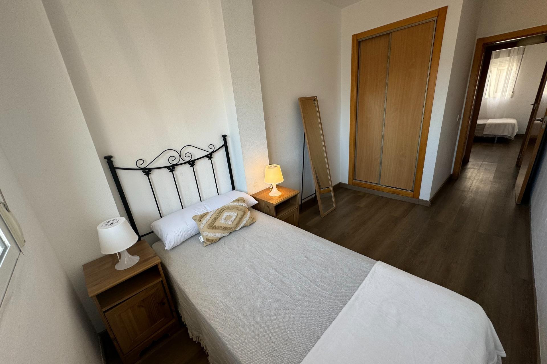 Herverkoop - Apartment - Torrevieja - Estacion de autobuses