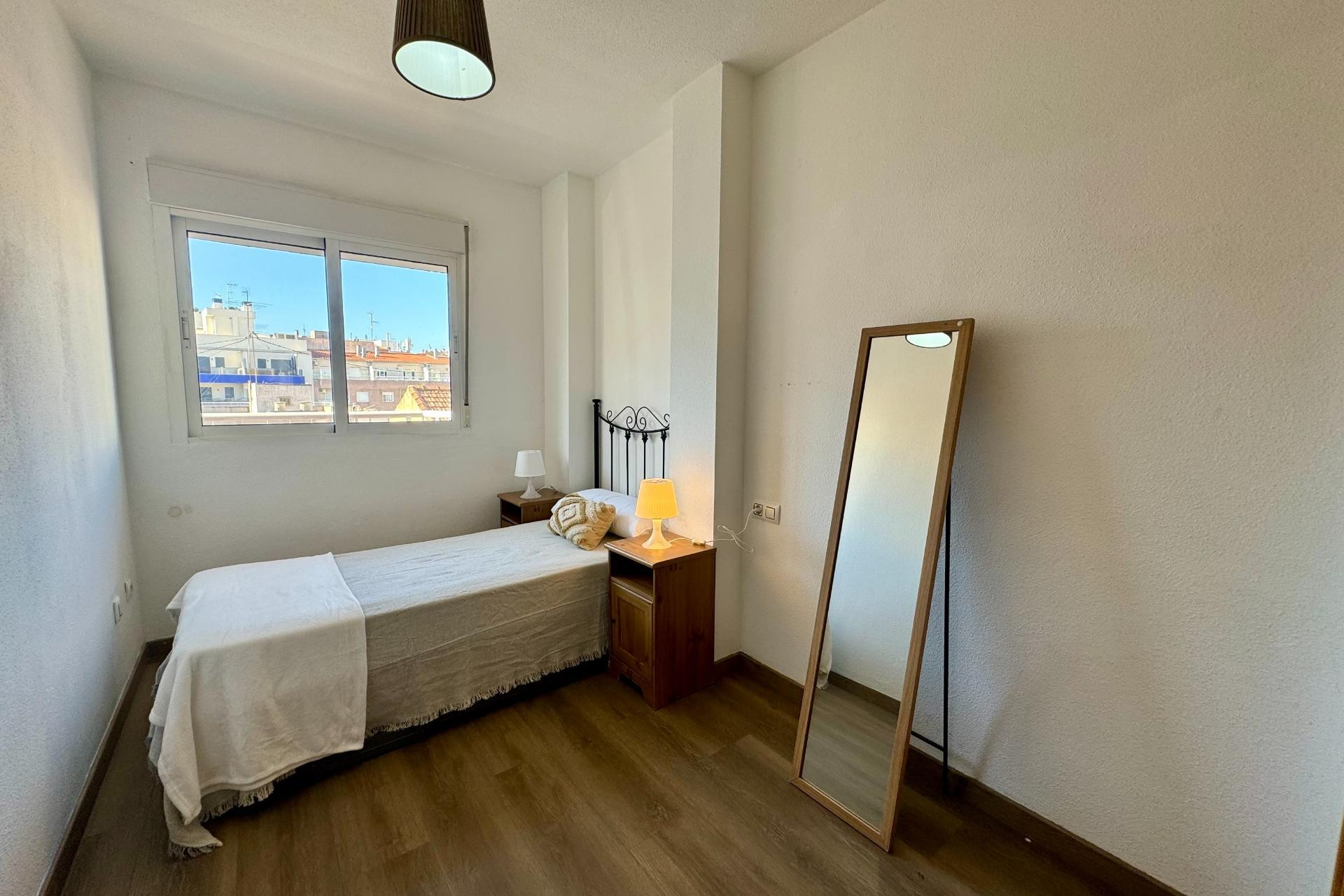 Herverkoop - Apartment - Torrevieja - Estacion de autobuses