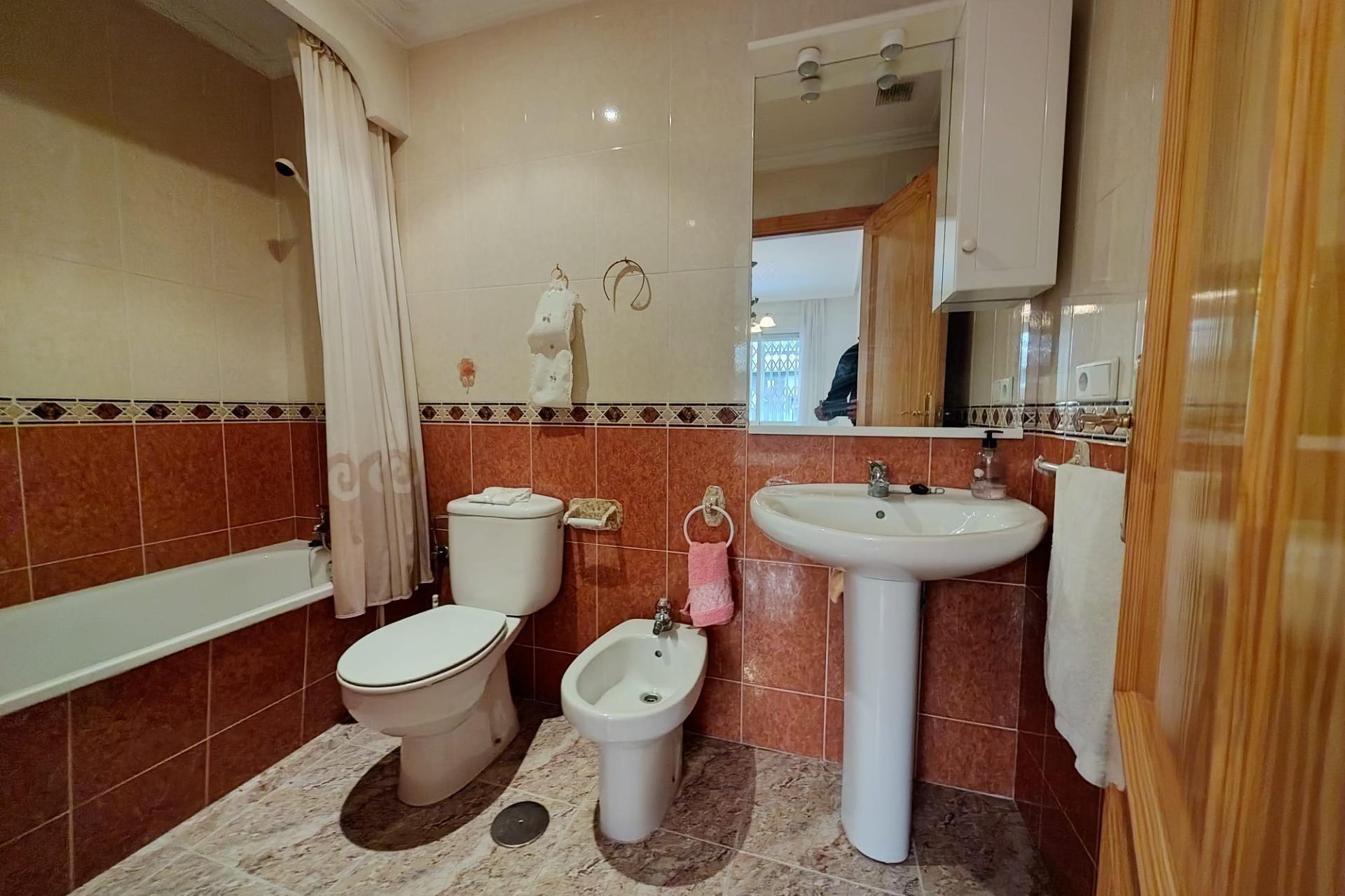 Herverkoop - Apartment - Torrevieja - Estacion de autobuses