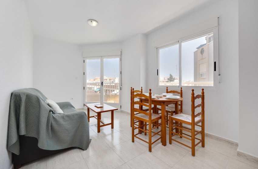 Herverkoop - Apartment - Torrevieja - Estacion de autobuses