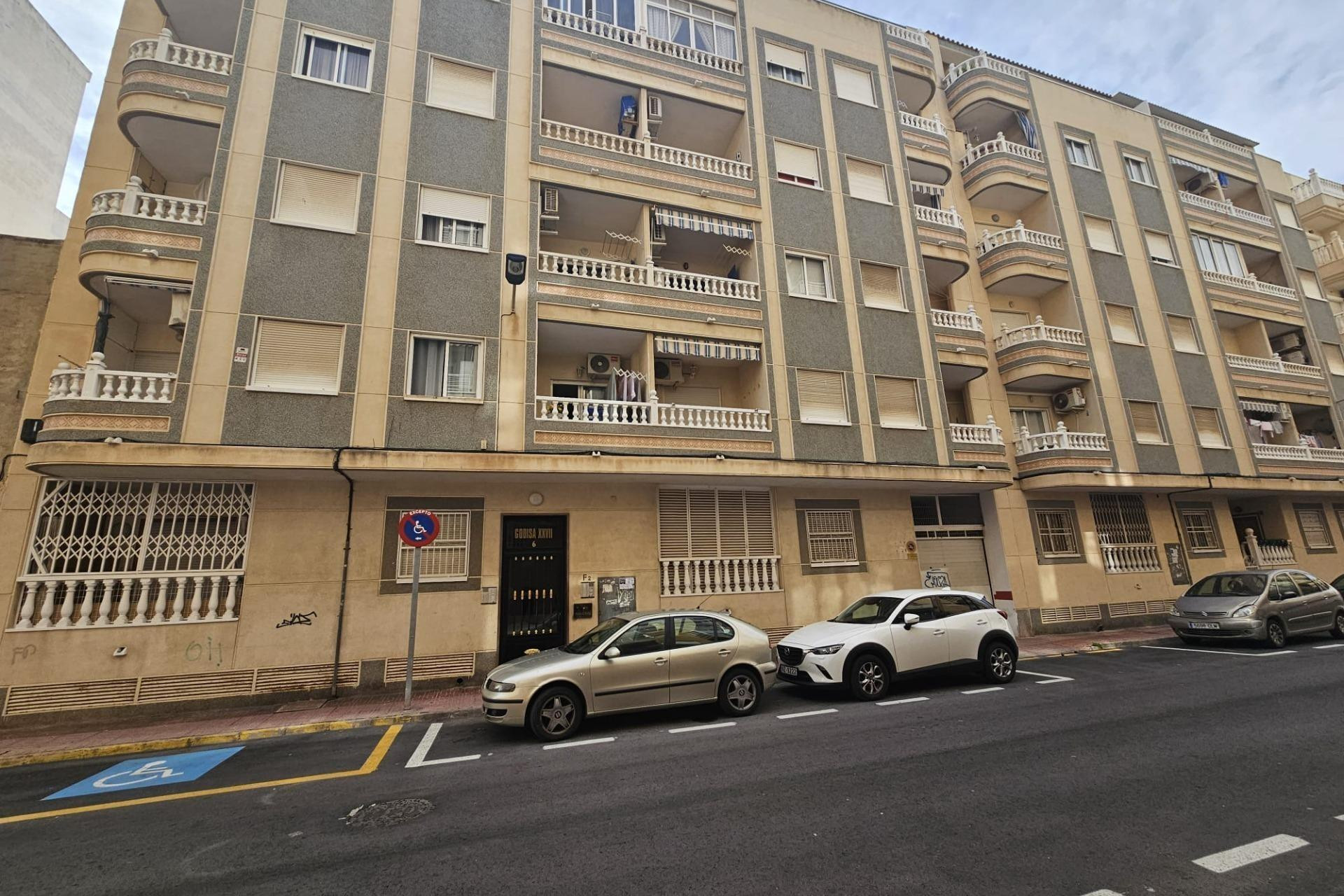 Herverkoop - Apartment - Torrevieja - Estacion de autobuses