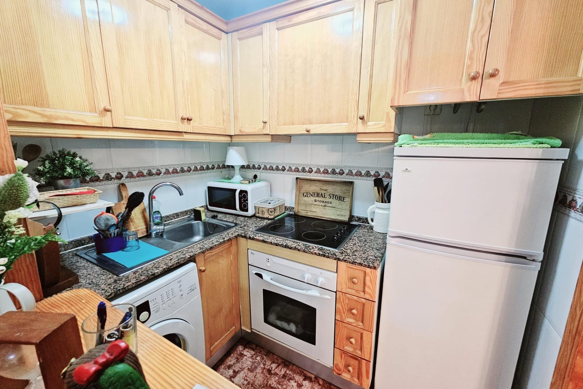 Herverkoop - Apartment - Torrevieja - Estacion de autobuses