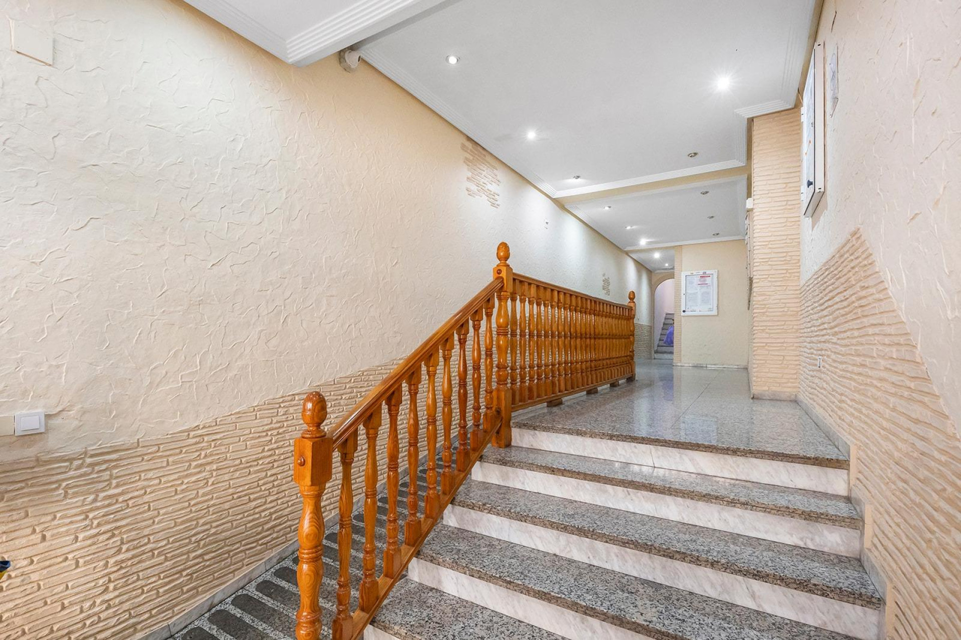 Herverkoop - Apartment - Torrevieja - Estacion de autobuses