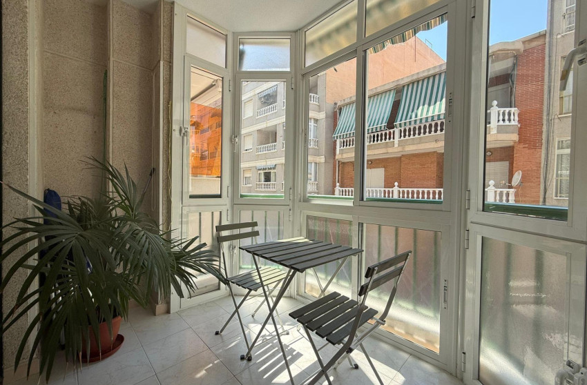 Herverkoop - Apartment - Torrevieja - Estacion de autobuses
