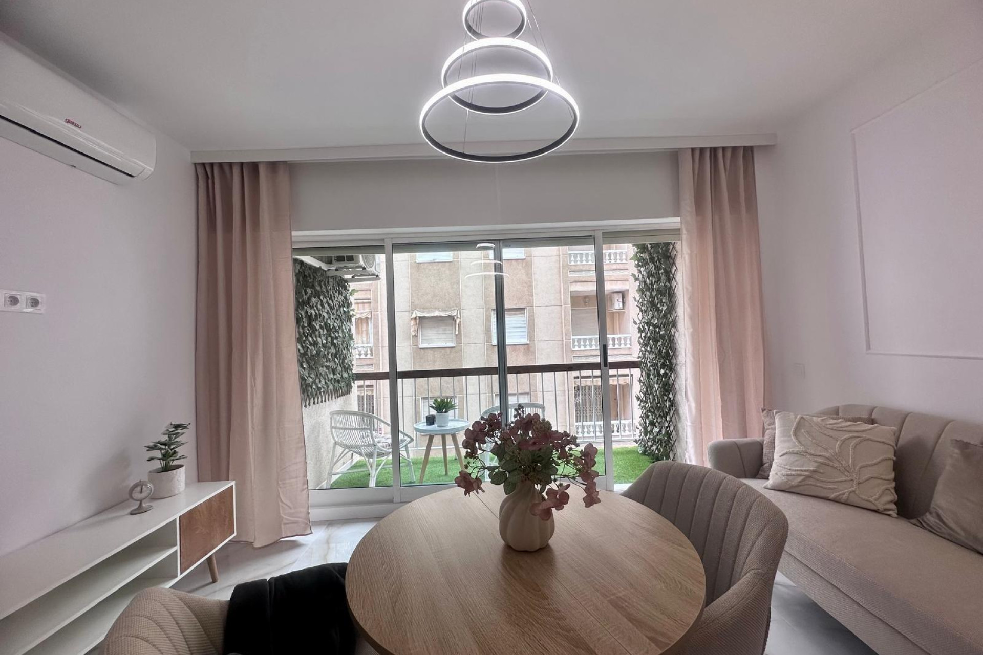 Herverkoop - Apartment - Torrevieja - Estacion de autobuses