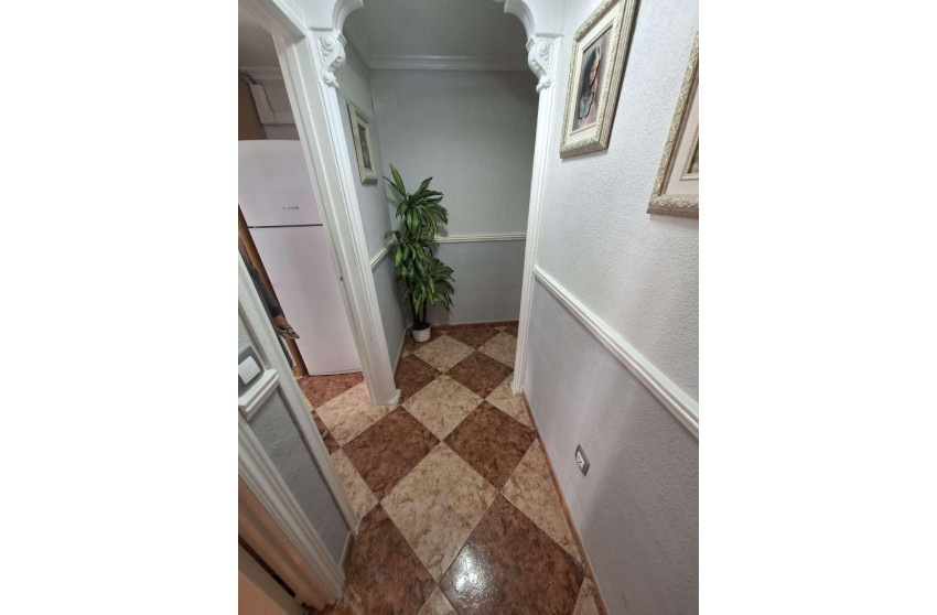 Herverkoop - Apartment - Torrevieja - Estacion de autobuses