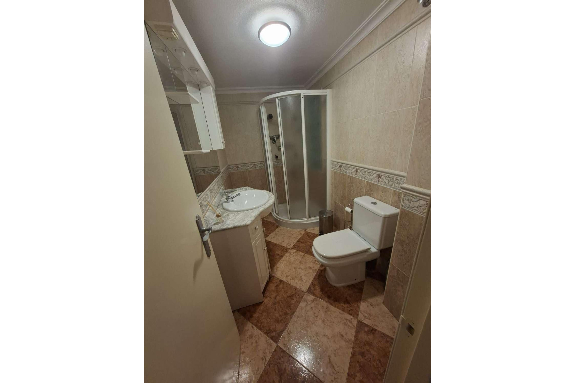Herverkoop - Apartment - Torrevieja - Estacion de autobuses