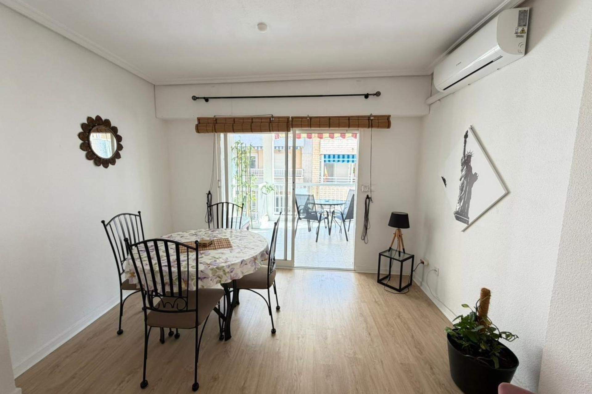 Herverkoop - Apartment - Torrevieja - Estacion de autobuses